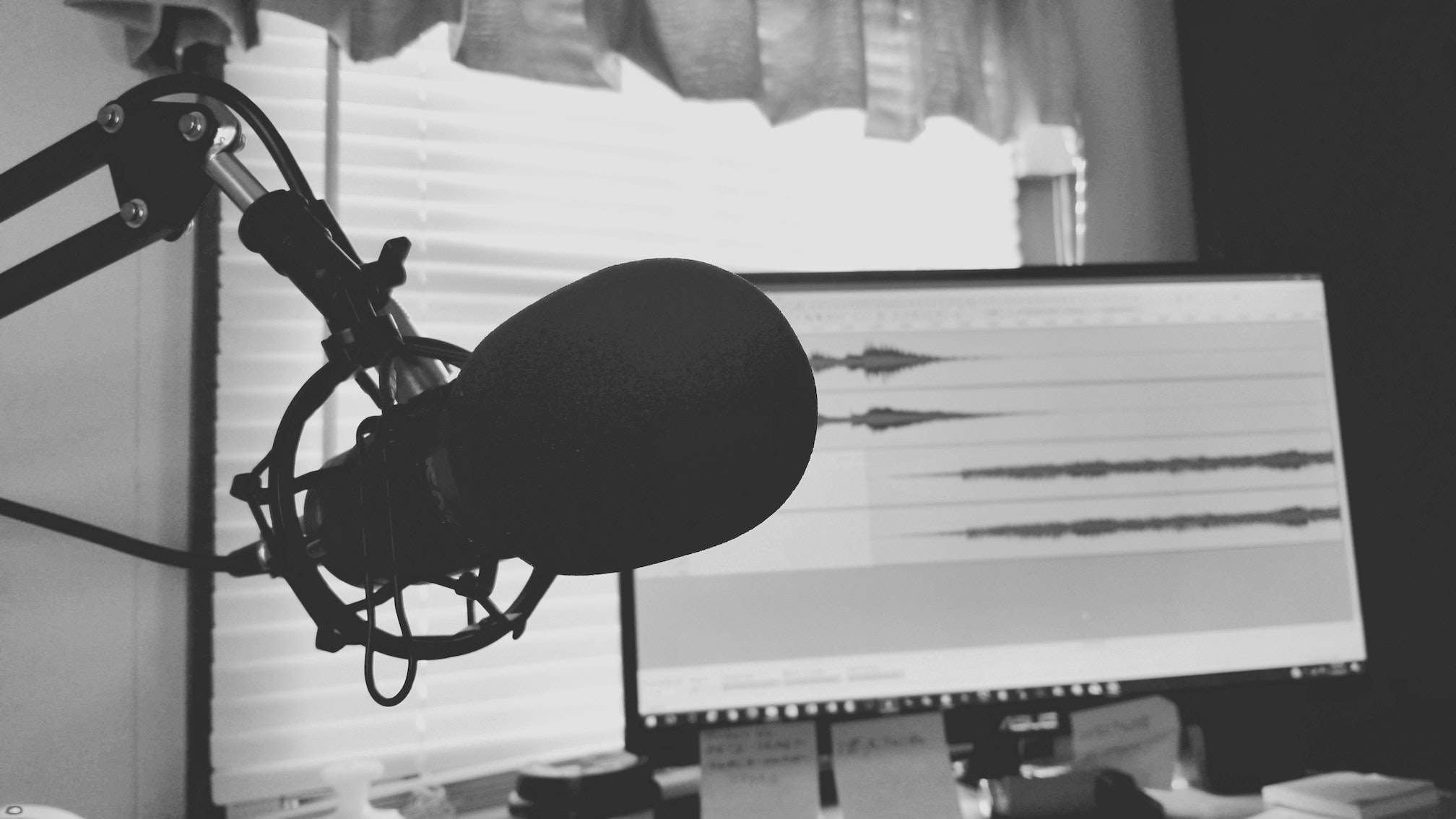 podcast mega-depth photo by Tommy Lopez (Pexels)